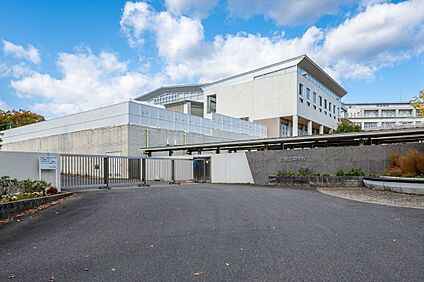 三好丘中学校 2500m