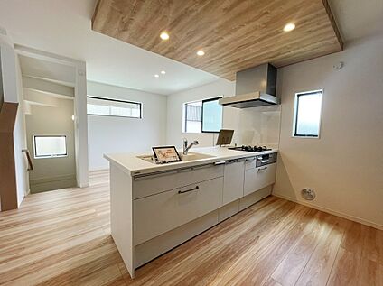 【システムキッチン】モデルハウス写真