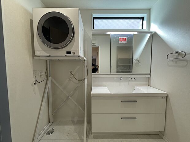 【~乾太くん~】・雨でも夜でもしっかり乾燥
洗濯物を干す・取り込む手間を省略
・ふっくら快適な仕上がり