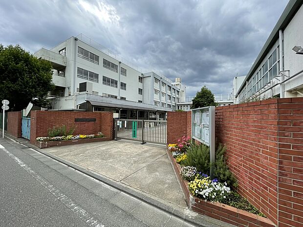 練馬区立三原台中学校(約1,000m)