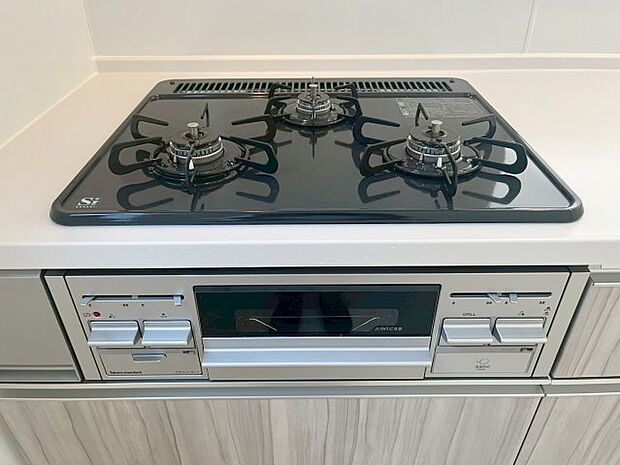 【ガスレンジ】実際に火力が見えるので火加減調節がしやすく、高火力で調理ができます。お料理が楽しくなります。