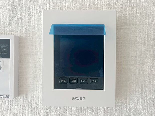 【TVモニタ付インターホン】映像と音声で玄関先の様子をチェックできるTVモニタ付インターホン。