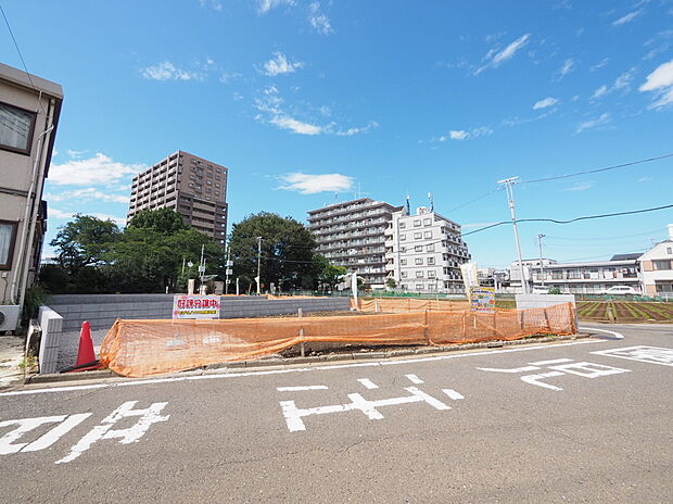 現地写真（2026年9月22日撮影）。全5棟の新築分譲住宅です。