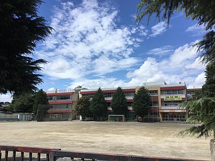 朝霞市立朝霞第一小学校 640m