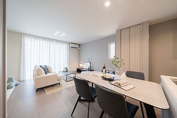 ◆C号地リビングリビング横に階段があることで、帰宅時に必ずリビングを通るため家族が接する機会が増えます。