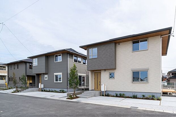 ■外観外壁は、セルフクリーニング機能のある壁材を使用し、きれいが長続きします。