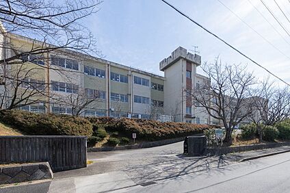 桑名市立大山田北小学校 980m