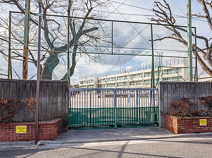 練馬区立大泉北中学校 560m(徒歩7分)