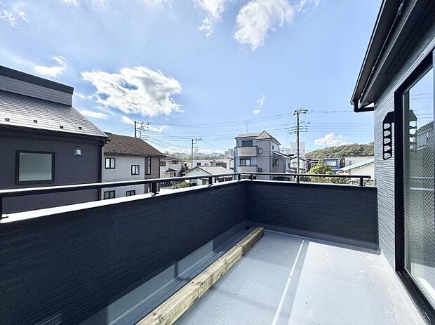 ■ 季節の移ろいを感じられる開放的な空間です