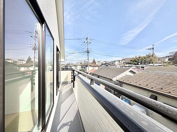 ■ 季節の移ろいを感じられる開放的な空間です