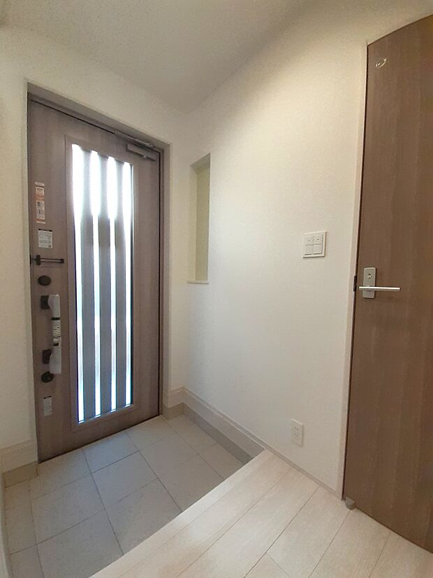 ■ 毎日を気持ちよく迎える、明るく温もりのある玄関