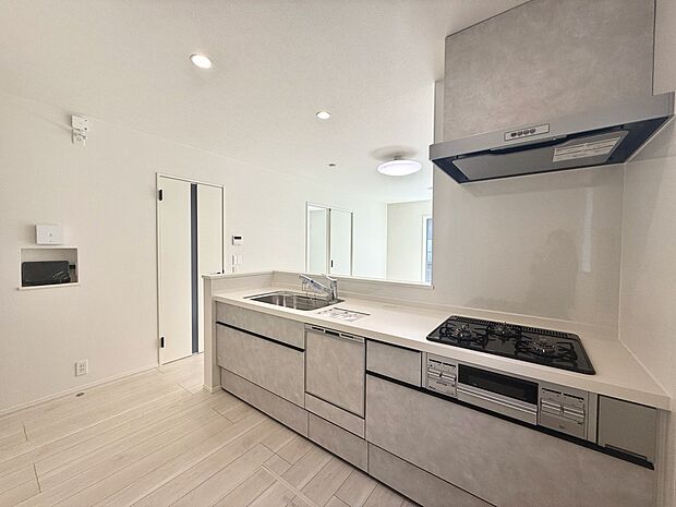 ■シンプルで機能的、毎日使いやすいキッチン