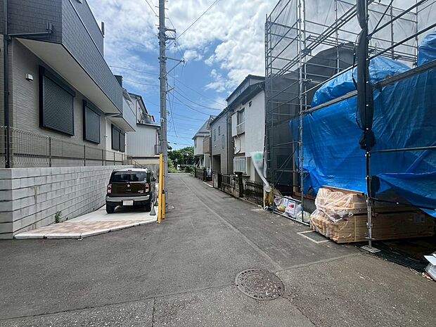 【前面道路含む現地写真】■この道を歩けば、毎日が少し特別になる