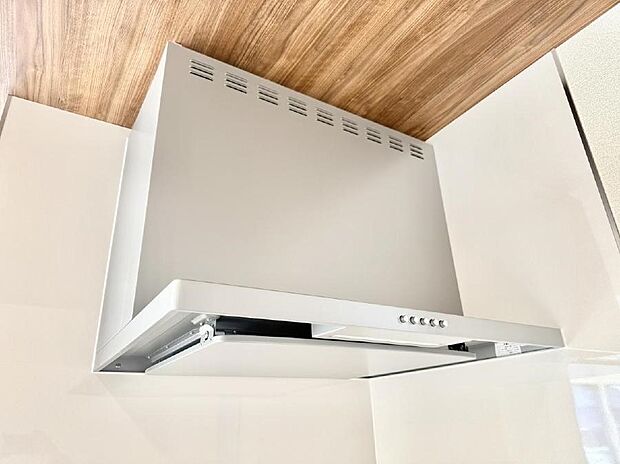 【レンジフード】■調理時の蒸気や匂いが換気扇に誘導され、効率的に排煙ができます。