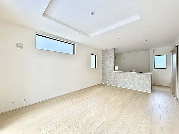 【リビング】■家族の時間を彩る、快適で癒される空間