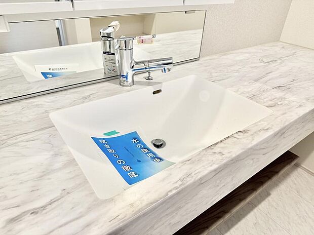 【ハンドシャワー付洗面台】■手洗いや顔を洗う時も快適に使える便利なシャワー