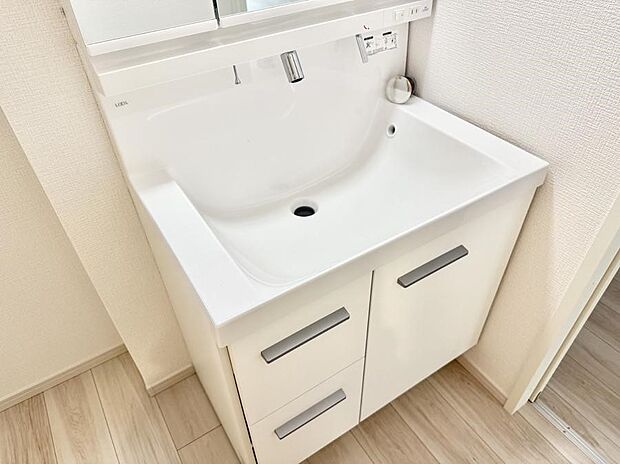 【ハンドシャワー付洗面台】■手洗いや顔を洗う時も快適に使える便利なシャワー