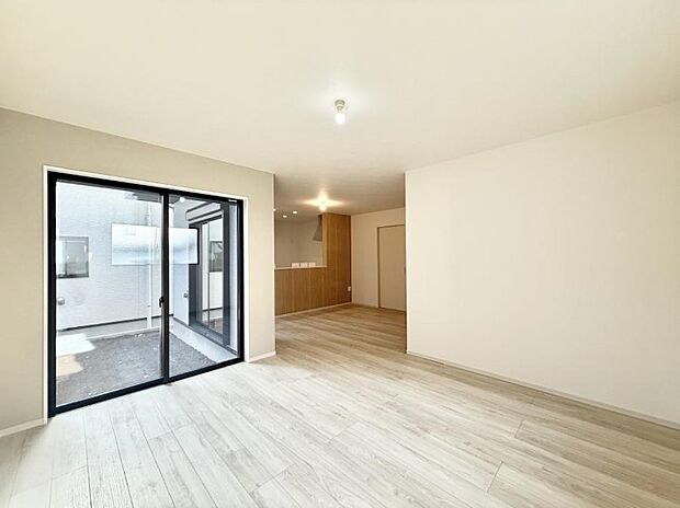 【リビング】■くつろぎと笑顔が集まる、心温まるリビング