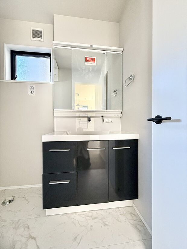 【洗面台・洗面所】■清潔感があり、気持ちよく使えます