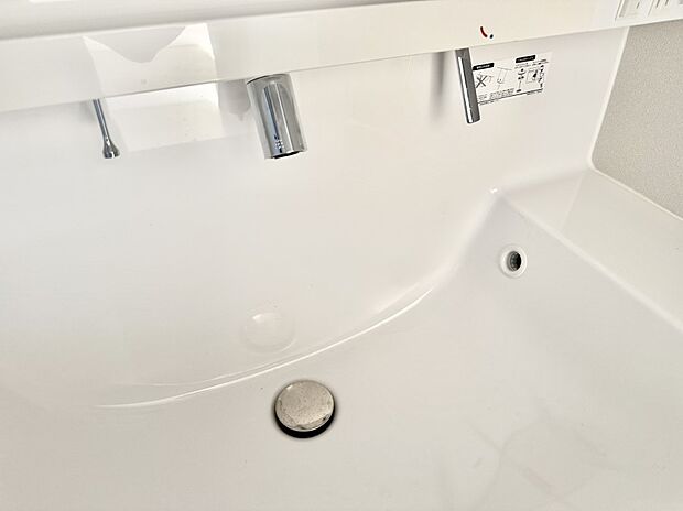 【ハンドシャワー付洗面台】■手洗いや顔を洗う時も快適に使える便利なシャワー