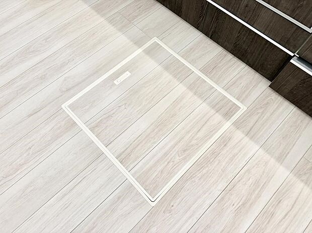 【床下収納】■隠れた収納スペースで家全体がスッキリ