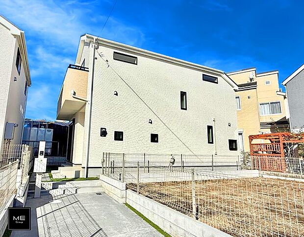 【現地外観写真】■家族みんなが笑顔で過ごせる、安心感のある住まい