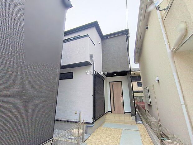 【現地外観写真】■家族みんなが笑顔で過ごせる、安心感のある住まい