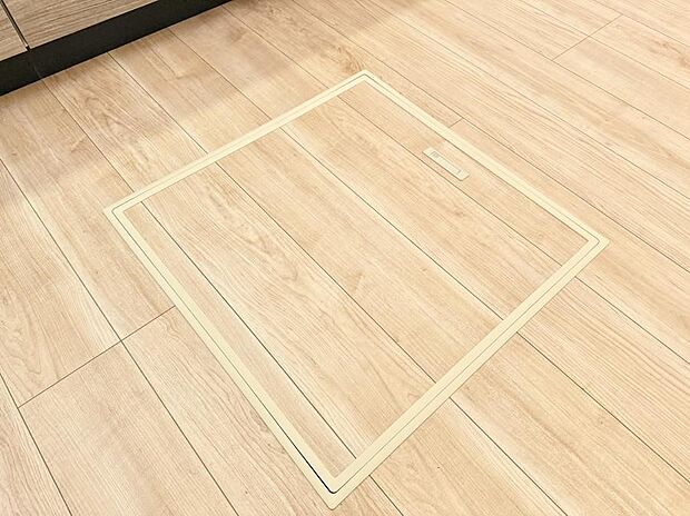 【床下収納】■隠れた収納スペースで家全体がスッキリ