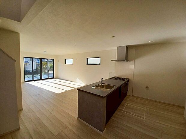 【リビング】■くつろぎと笑顔が集まる、心温まるリビング