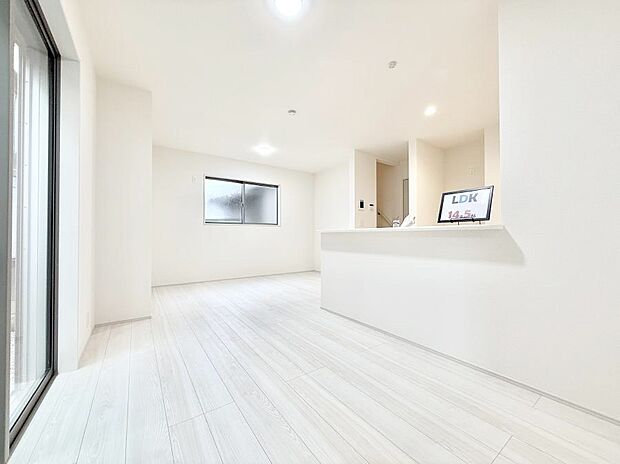 【ダイニング】■ふとした瞬間に幸せを感じる、心地よい場所