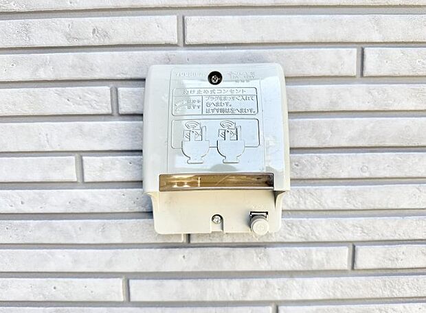 【システムキッチン】■家族の絆を深める、温もりのあるキッチン