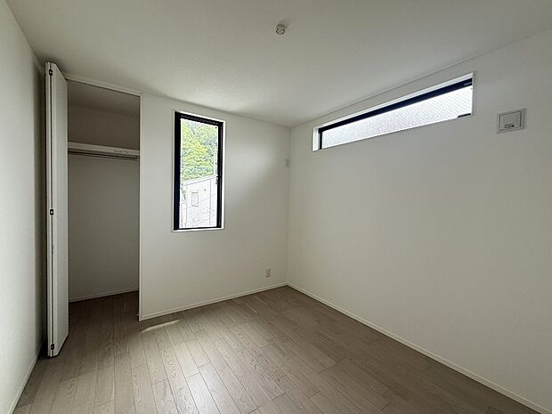 【リビング以外の居室】No.1 ■落ち着いた色合いのお部屋で穏やかな時間を楽しめます