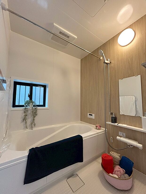 【浴室】A号棟  ■一日の疲れを癒す、心落ち着く空間です※掲載の家具等はイメージです