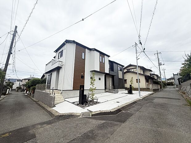 【前面道路含む現地写真】■新しい住まい、街の新しい風景