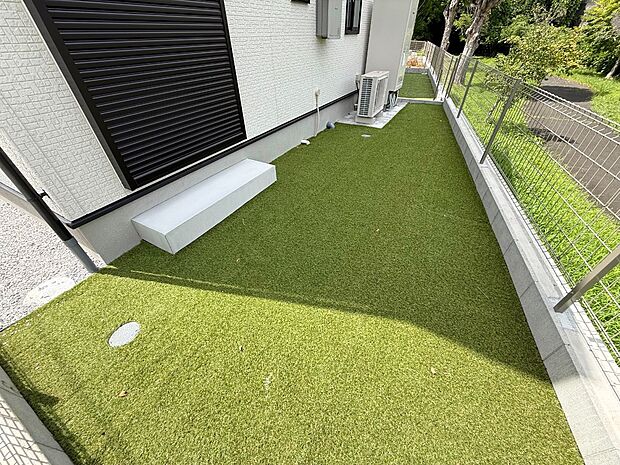 【庭】6号棟 ■暮らしに潤いを与える、緑が取り入れられた住まいです