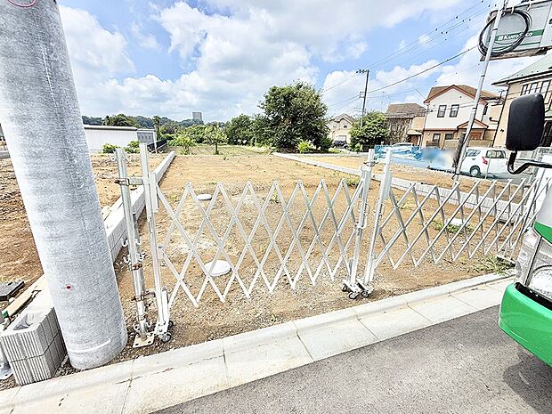 【現地外観写真】2号棟 ■暮らしを彩る充実した設備仕様が備わった住まい