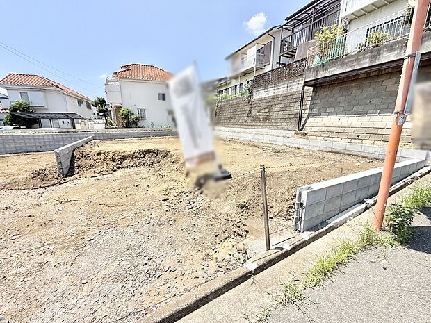 【現地外観写真】2号棟 ■暮らしを彩る充実した設備仕様が備わった住まい
