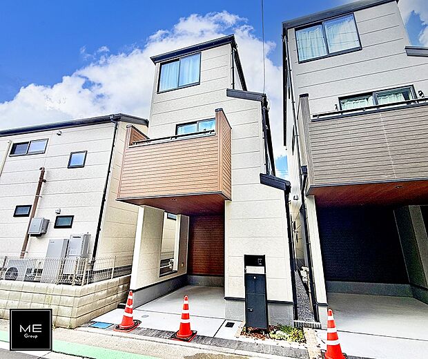 【現地外観写真】1号棟 ■家族みんなが笑顔で過ごせる、安心感のある住まい