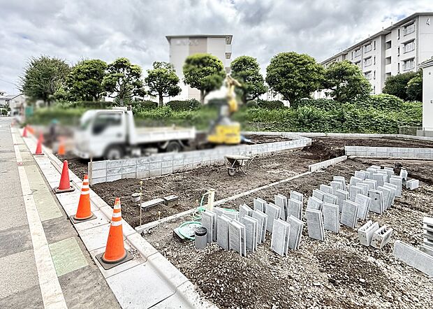 【現地外観写真】2号棟  ■家族みんなが笑顔で過ごせる、安心感のある住まい