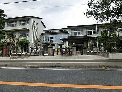 秦野市立本町小学校 1000m(13分)