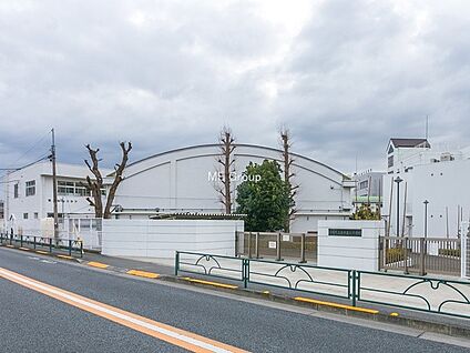 府中市立府中第二小学校 550m(7分)