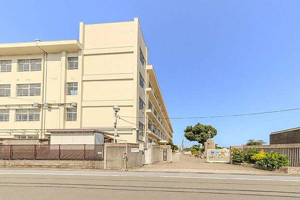 姫路市立英賀保小学校(約870m)