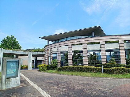 田原市文化会館・中央図書館 240ｍ(徒歩3分)