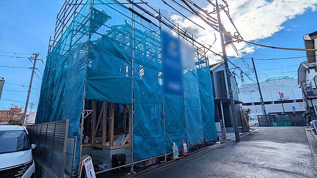 【ゆとりある間取りプラン！】カースペース付居室3部屋のゆとりある間取りプラン！全居室収納付き！全居室2面採光で通風良好！