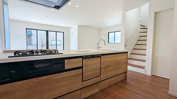 周辺には自然も多く子育てにも適した住環境！徒歩10分圏内に保育園や小学校などの教育施設が揃う子育てにも適した住環境！