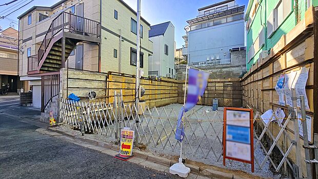 JR中央線・総武線・東京メトロ東西線『中野』駅徒歩15分！再開発の進む『中野』が生活圏！駅前には商業施設が充実！通勤通学、お買い物に便利な立地！
現地（2026年1月）撮影