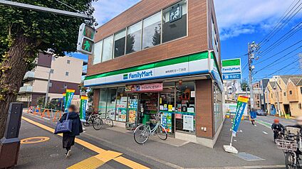 ファミリーマート練馬関町北一丁目店 624ｍ