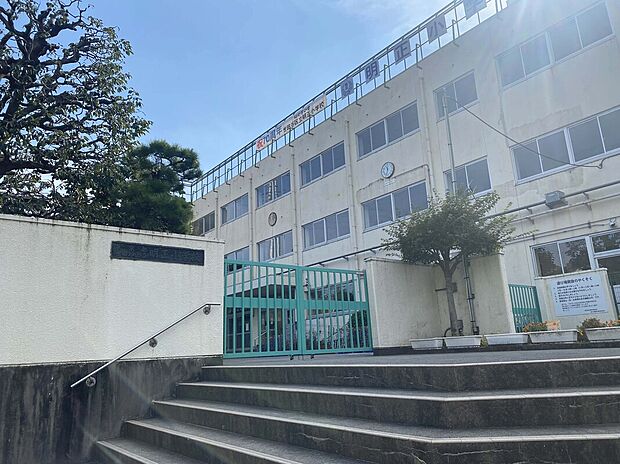 世田谷区立明正小学校（約1,800m）