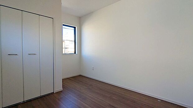 【ベッドルーム】子供部屋にもおすすめの洋室！