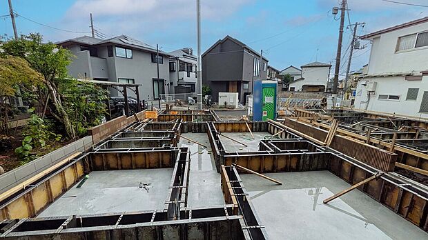 【現況：2026年6月撮影】徒歩10分圏内に小学校や中学校などの教育施設、スーパーやコンビニなどの商業施設が揃う子育てにも適した住環境！